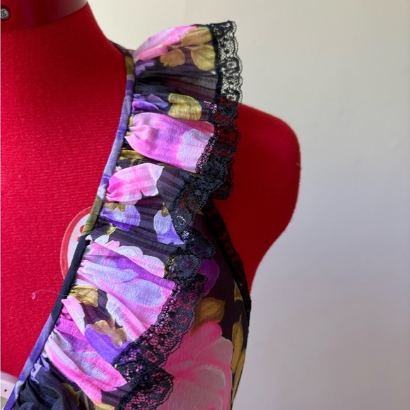 Vintage Floral Lingerie​ - Picture 4 of 12